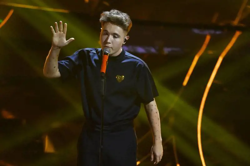 Oltre la trap c'è chi canta positivo