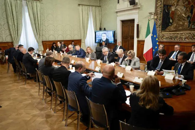 Incontro governo-agricoltori, Meloni: "Sì esenzione Irpef per i più deboli"