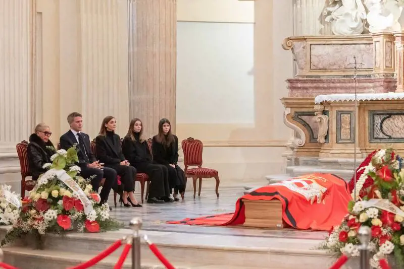 L'ultimo saluto a Vittorio Emanuele