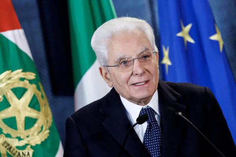 La sinistra incensa il capo dello Stato ma non lo ascolta se difende Meloni