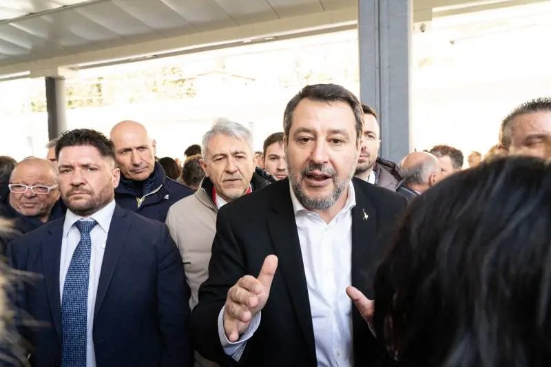 Governo al lavoro per fermare le proteste. La Lega: sgravi Irpef fino a 30mila euro