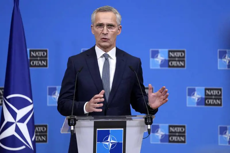 Ira Ue (punta sul vivo). "Fa il gioco di Putin". E Stoltenberg accusa: "A rischio la sicurezza"