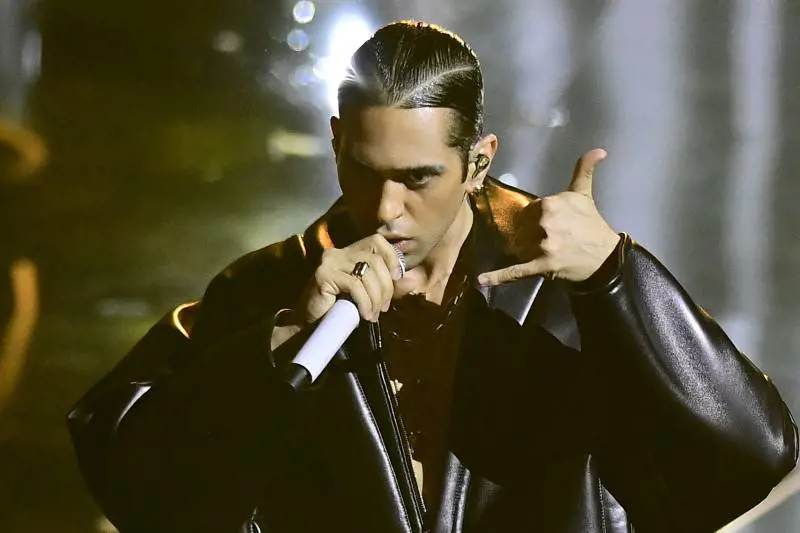 Caso Tony Effe, cantanti in fuga dal concerto di Gualtieri