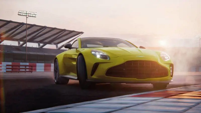 Nuova Aston Martin Vantage, con il restyling la potenza del V8 sale a 685 CV