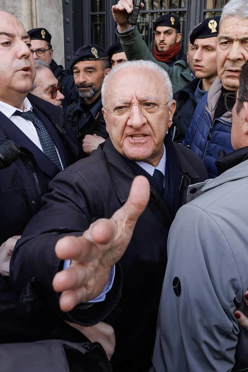 De Luca non molla e rincara la dose: "L'insulto è quello del governo al Sud"