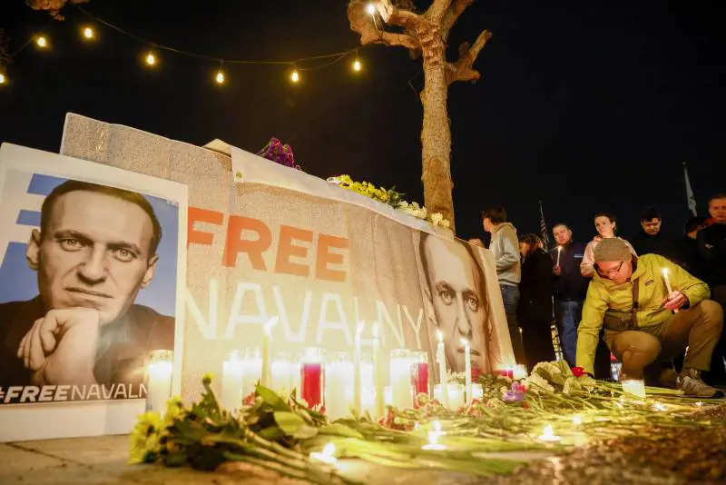 "Navalny colpito da sindrome da morte improvvisa". Giallo sul corpo e sull'ora del decesso