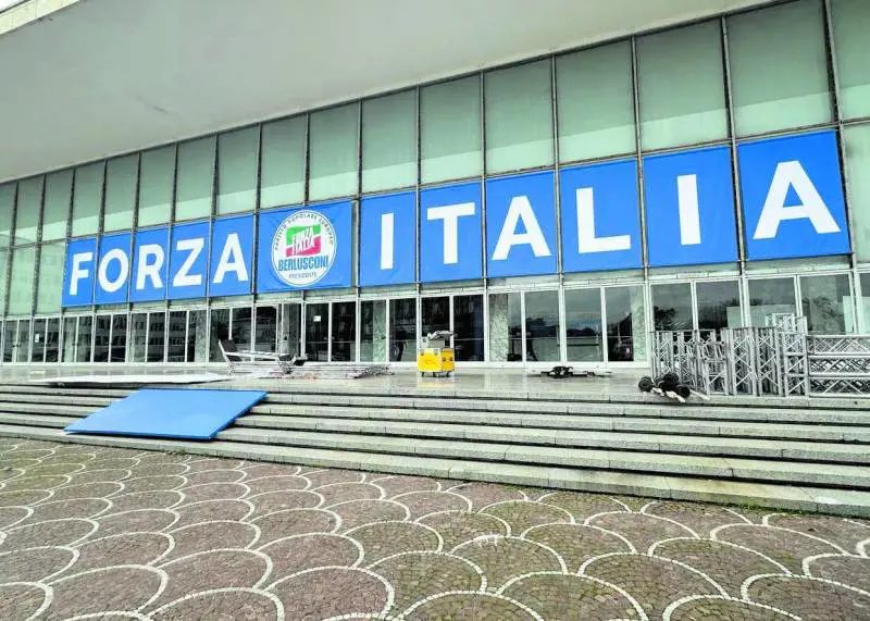 Fi a congresso nel segno del Ppe. Nuovo ingresso: un senatore M5s