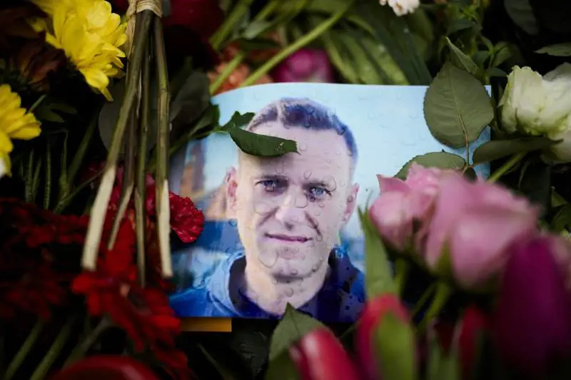 L'ultimatum alla madre di Navalny: "Tre ore per accettare il funerale segreto"