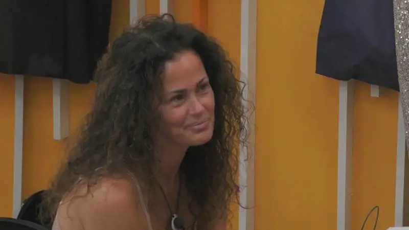 "Mi porto addosso graffi e cicatrici…" Samantha De Grenet racconta della sua malattia