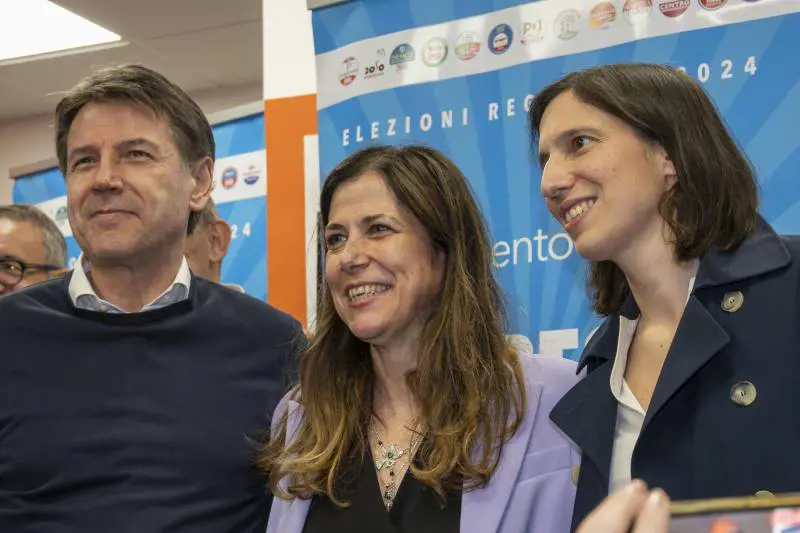 "Mandiamo a casa la destra". D'Amico arruola Todde: missione in Abruzzo