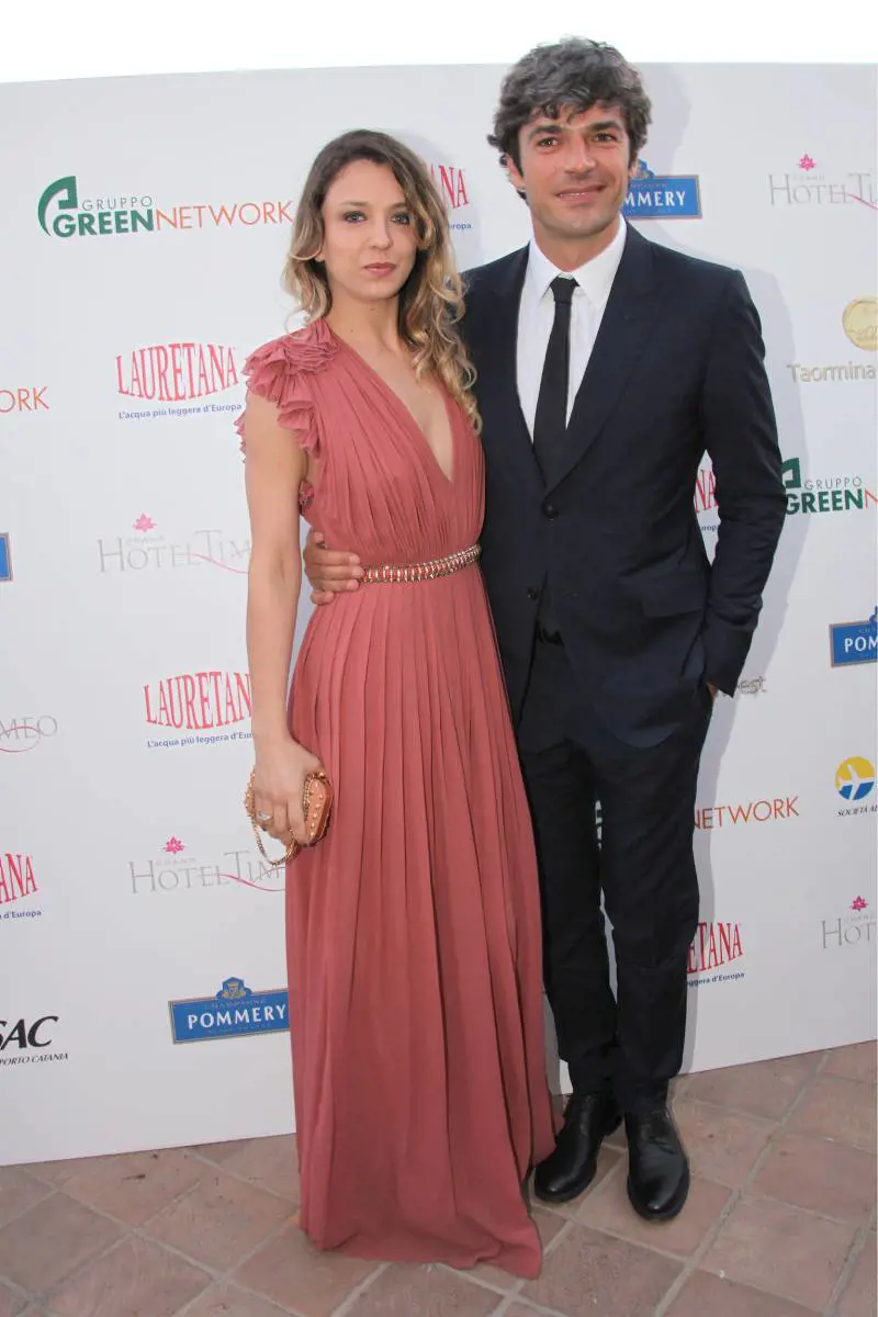 Miriam Catania e Luca Argentero nella terrazza dell'hotel Timeo a Taormina (2013)