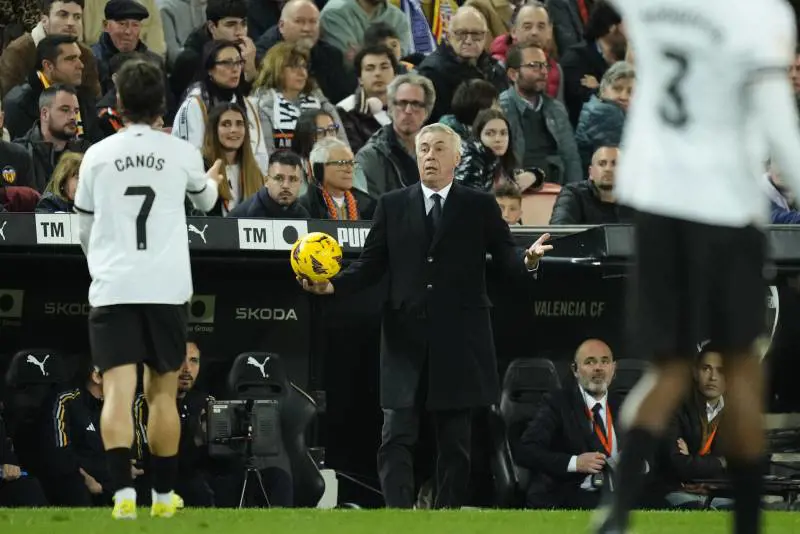 "Mai visto nulla del genere". Il clamoroso errore (dell'arbitro) contro il Real Madrid