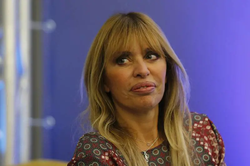 "Quel pazzo era fuori di sé". Così Alessandra Mussolini è stata aggredita