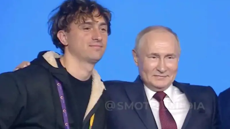 "Contro la propaganda occidentale": chi è Jorit, l'artista filo russo alla corte di Putin