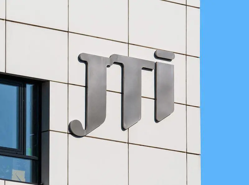 Japan Tobacco si fuma Vector per 2,4 miliardi