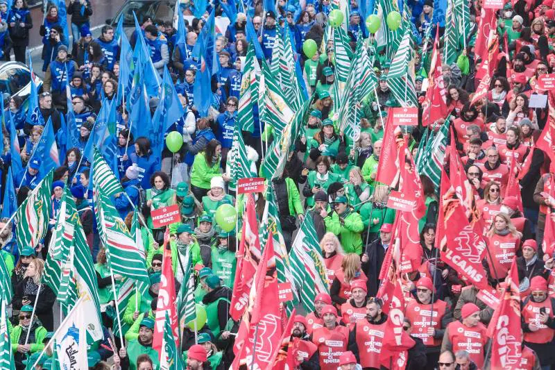 Sindacati, boom di scioperi quando al governo non c'è la sinistra