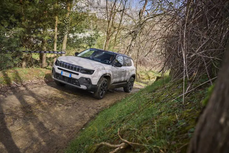 Jeep Avenger e-hybrid, primo contatto con la versione ibrida a 48 Volt