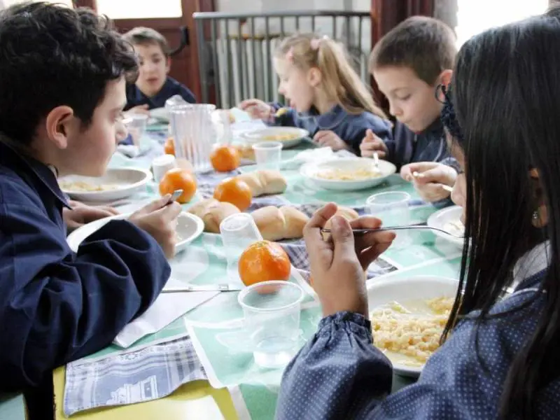 "Sempre più bambini costretti a digiunare per il Ramadan a scuola". L'allarme dei presidi