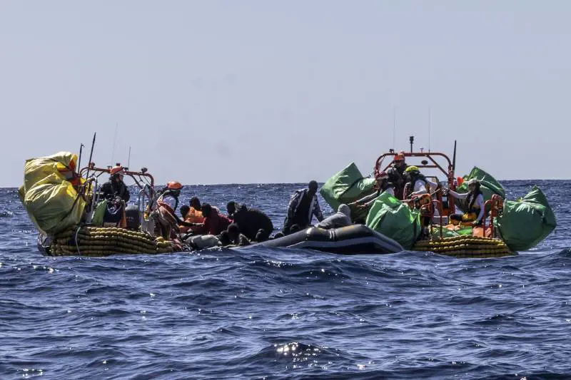 Hotspot fuori dai confini Ue e barriere: il piano del Ppe sui migranti