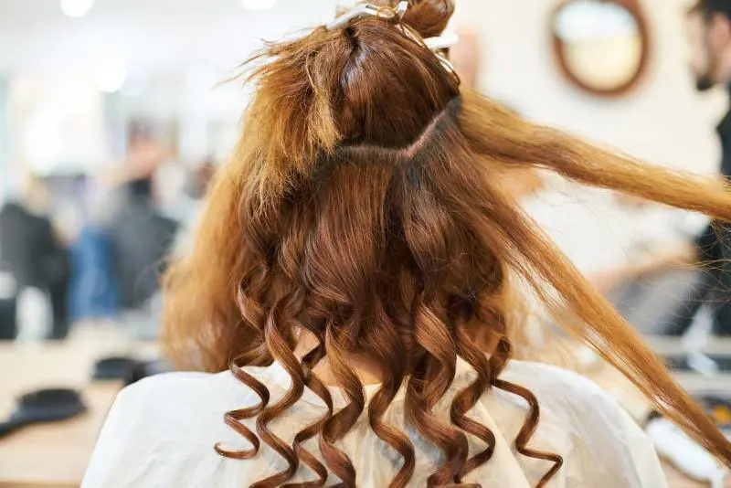 Capelli, quale colore scegliere a 60 anni per sembrare più giovani