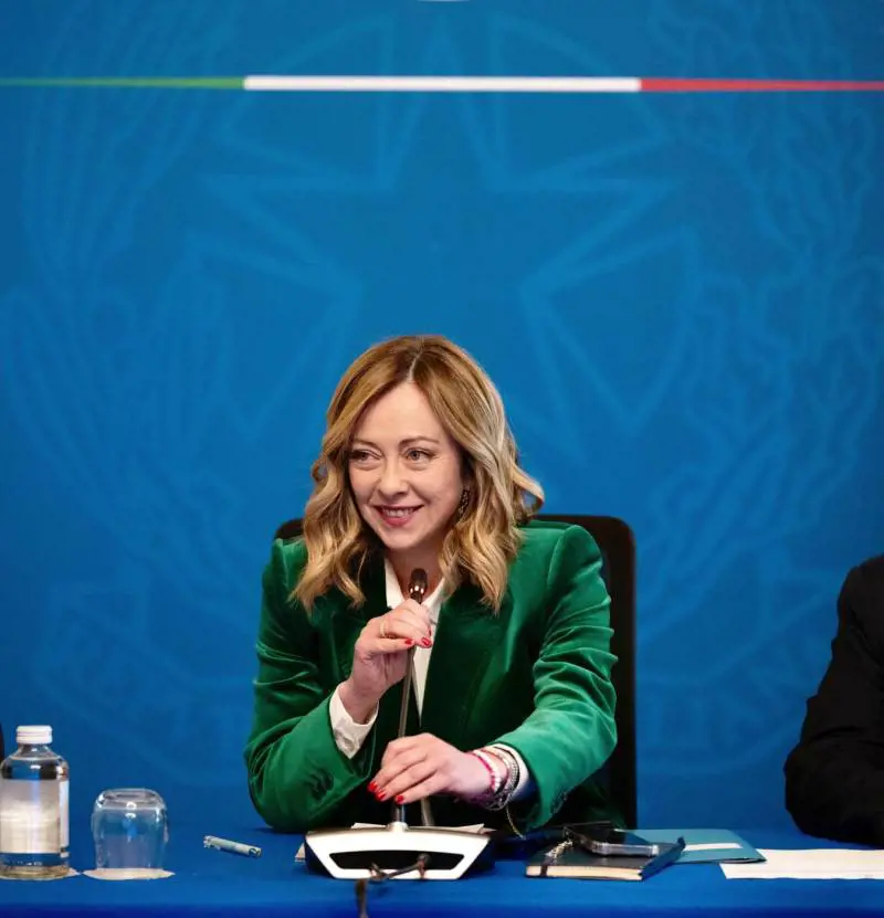 Meloni lancia il Piano Mattei. "Noi pionieri con la Ue e il G7"