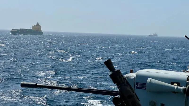 Mercantili scortati da nave Duilio