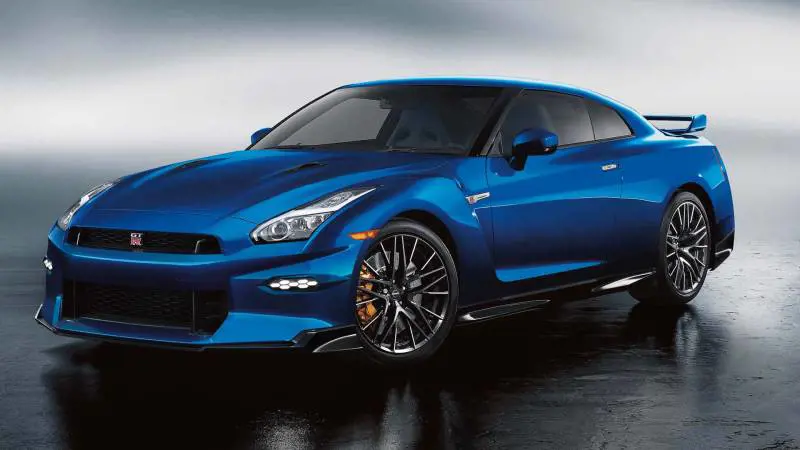 Nissan GT-R, due edizioni speciali per il definitivo addio a “Godzilla”