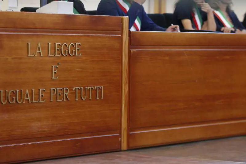 Torino, ferì uno studente lanciando un bici dai Murazzi: condannato a 10 anni