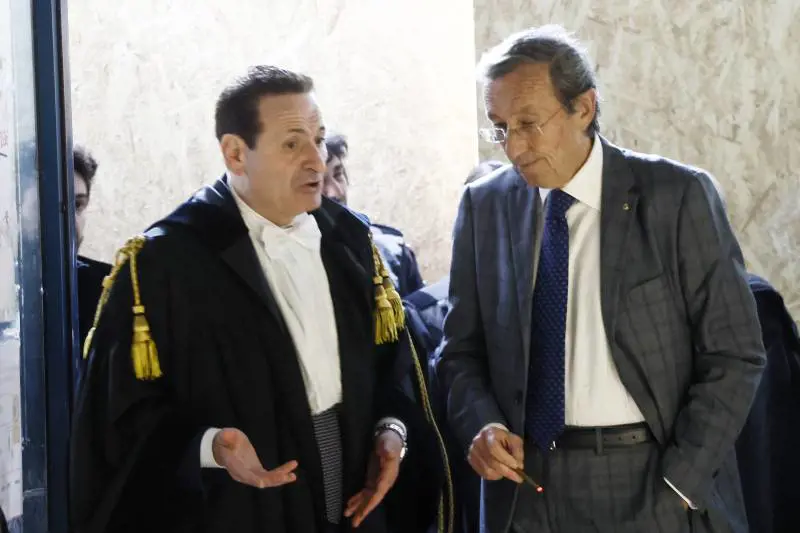 Fini, Montecarlo e il fango di "Repubblica"