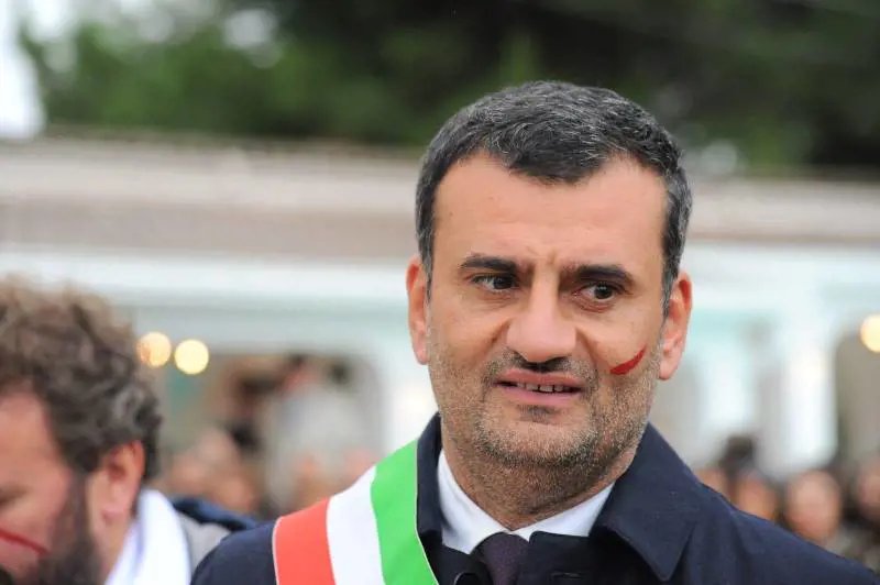Bari, l'inchiesta: "Municipalizzata asservita agli interessi del clan"