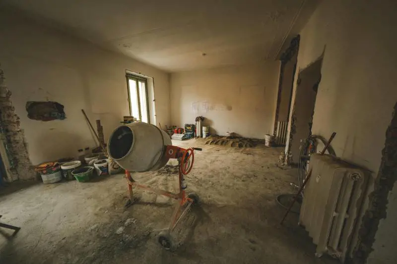 Sottosuolo condominiale, a chi appartiene e quando si possono fare gli scavi