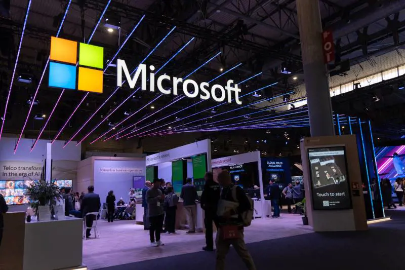 Microsoft punta 80 miliardi sui data center. L'obiettivo è battere la concorrenza cinese
