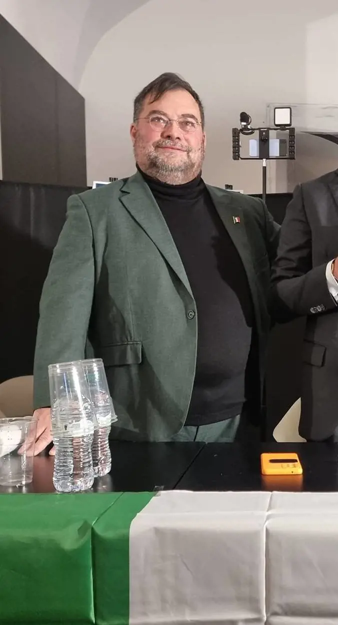 "Sei grasso che cola". Le offese sui social al candidato ex-paziente oncologico