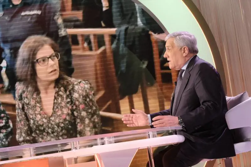 L'ipotesi di darle un seggio Ue scuote i dem. La Schlein sotto attacco anche su Tarquinio
