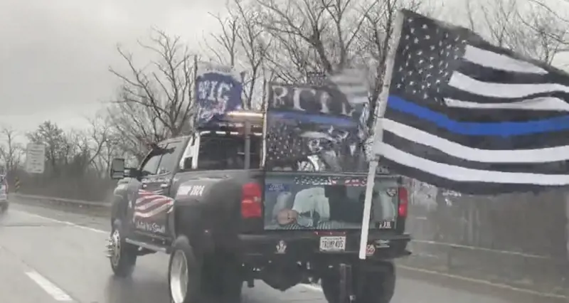 "Biden legato e imbavagliato": la provocazione di Trump