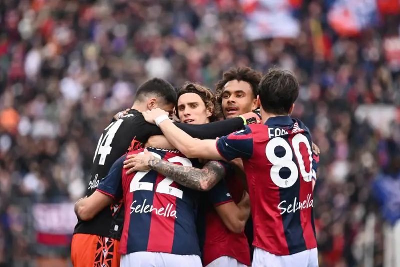 Il Bologna "zittisce" Allegri e la premier i raccattapalle