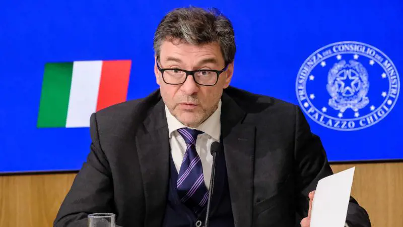 Giorgetti: "Def meno preoccupante con lo stop al Superbonus"
