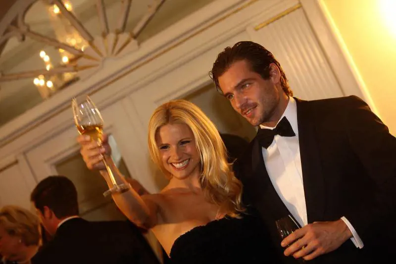 Michelle Hunziker e Tomaso Trussardi al premio Champagne ad Amburgo (2012)