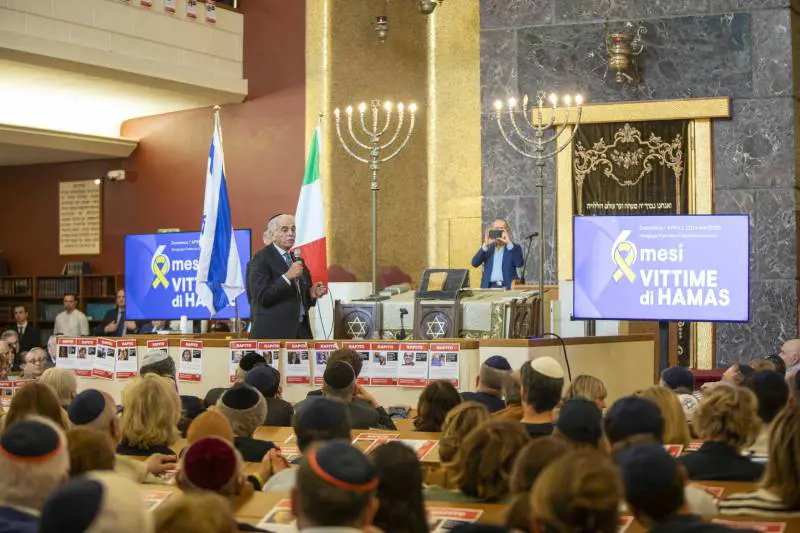 La comunità ebraica rievoca il 7 ottobre. "Bisogna fare presto a distruggere Hamas"