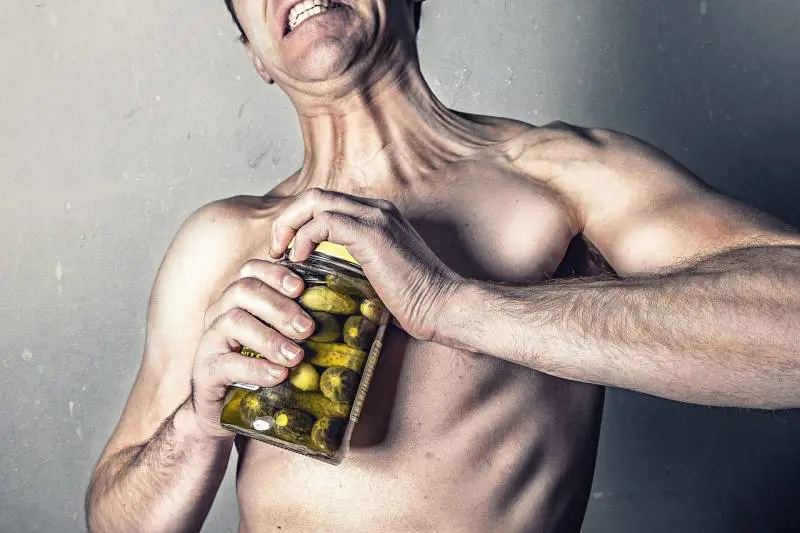 La dieta migliore per tenere in salute corpo e cervello: 5 alimenti che non possono mancare (e tutti i benefici)