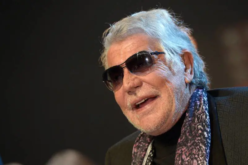Addio a Roberto Cavalli. Lo stilista aveva 83 anni