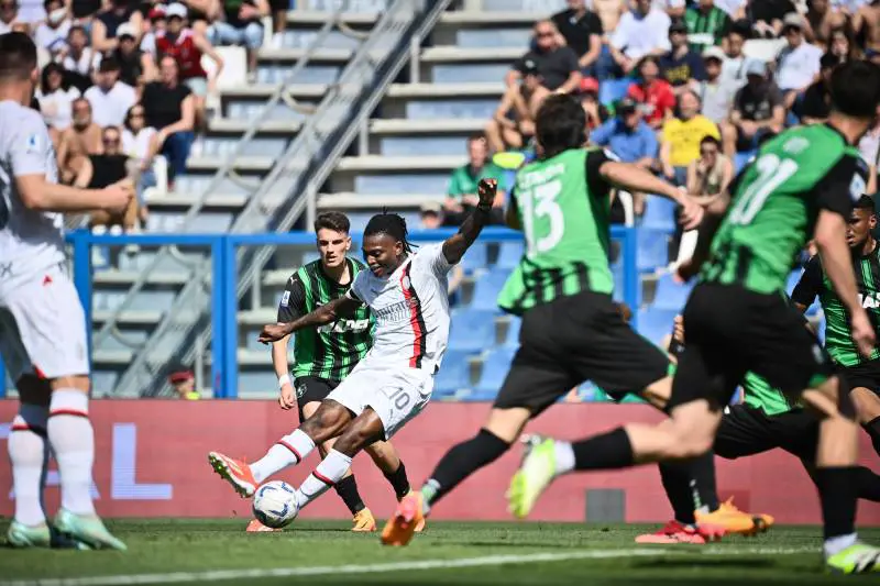 Il Milan sbanda poi trova il pari in rimonta: finisce 3-3 col Sassuolo