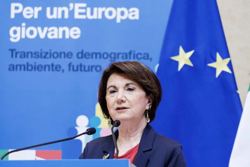 "Sulla maternità poca consapevolezza. Fare figli è una scelta ma ha valore sociale"