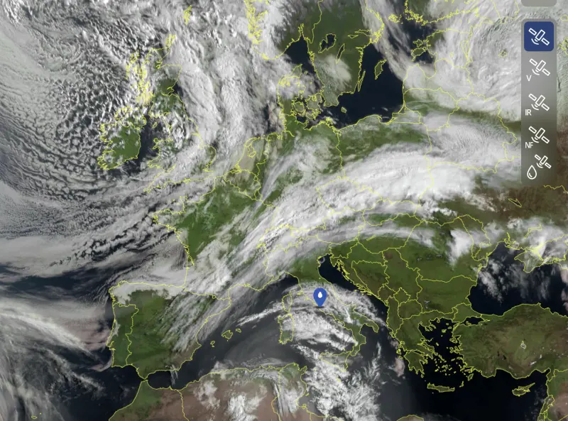 Meteo, arriva l’aria fredda: temporali, neve e 15°C in meno