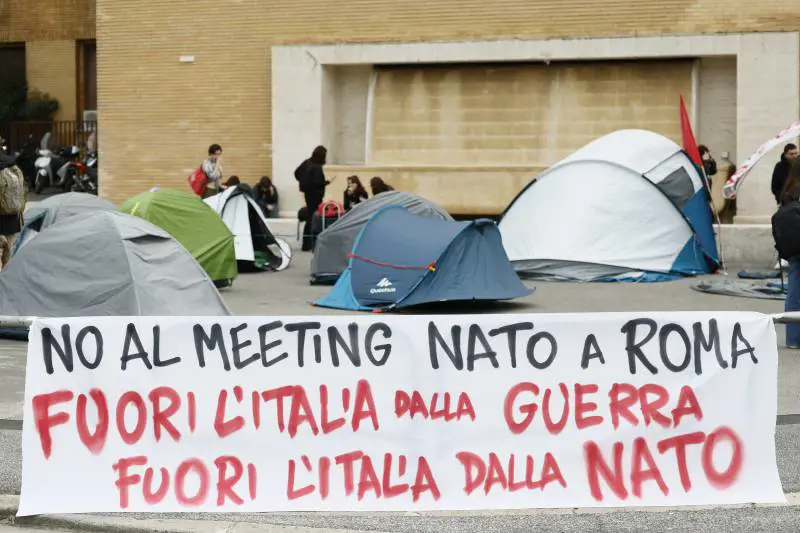 "Tende contro il genocidio". Gli anti-Israele si accampano alla Sapienza