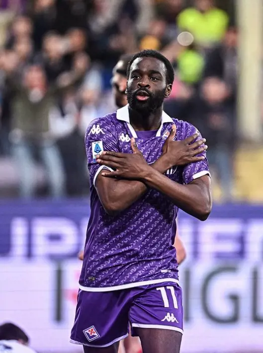 Un pareggio glaciale tra Fiorentina e Genoa: Guðmundsson su rigore, rimedia Ikoné