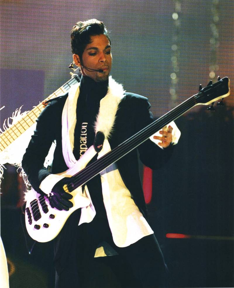 Prince durante uno dei live del Diamonds and Pearls Tour (1992)
