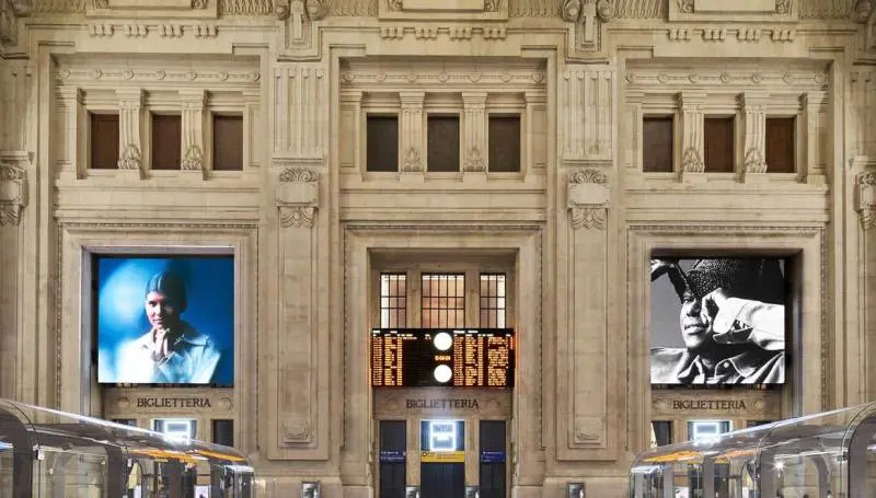 Dalla Stazione parte "l'invito al sogno" di Moncler