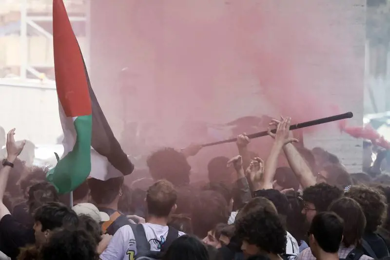 "Era meglio mandarli a zappare". La replica alle proteste pro Palestina nelle università