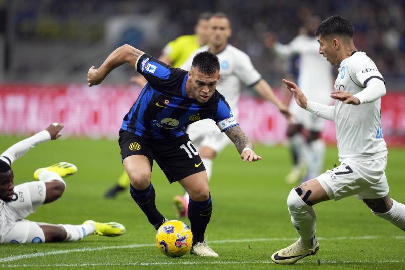 Lautaro Martinez Inter Napoli dribbling